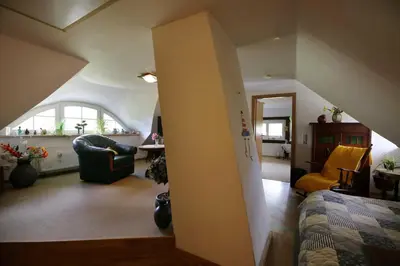 Ein Sitzbereich in der Unterkunft Ferienwohnung im historischen Bauernhaus