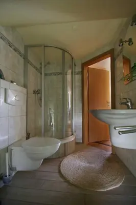 Ein Badezimmer in der Unterkunft Ferienwohnung im historischen Bauernhaus