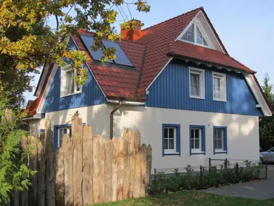 Das Gebäude in dem sich das Ferienhaus befindet