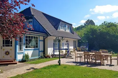 Das Gebäude in dem sich die Ferienwohnung befindet