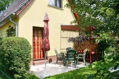 Ein Garten an der Unterkunft Lewerenz