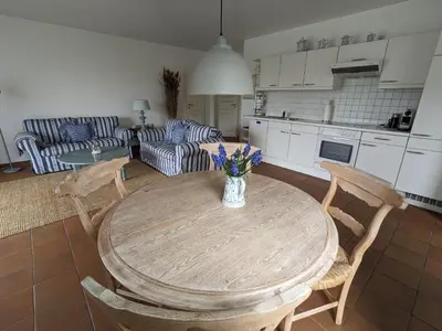 Küche/Küchenzeile in der Unterkunft Am Boddenweg - Sunddriewer
