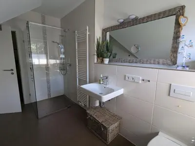Ein Badezimmer in der Unterkunft Am Wald