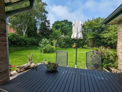 Ein Garten an der Unterkunft An de Bäk - Dine