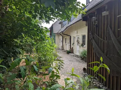 Das Gebäude in dem sich das Ferienhaus befindet