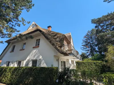 Das Gebäude in dem sich die Ferienwohnung befindet