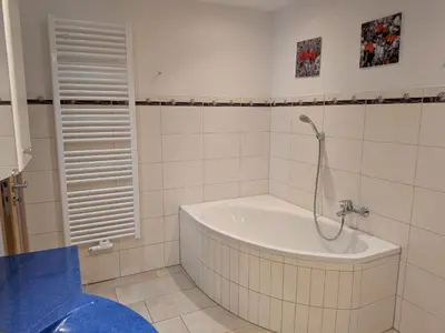 Ein Badezimmer in der Unterkunft Haus Annette