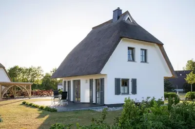 Das Gebäude in dem sich das Ferienhaus befindet