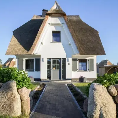 Luxus Reetdachhaus in Fuhlendorf mit Sauna