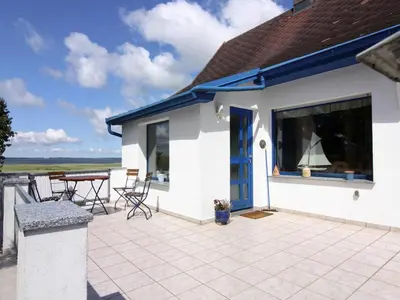 Ein Balkon oder eine Terrasse in der Unterkunft Ferienhaus am Schilfufer in Barth