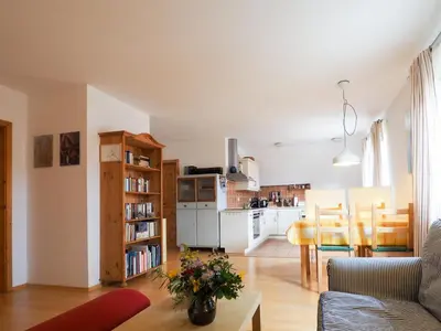 Küche/Küchenzeile in der Unterkunft Historisches Bauernhaus Zingst Ferienwohnung Meuder-Heuboden