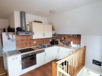 Küche/Küchenzeile in der Unterkunft Historisches Bauernhaus Zingst Ferienwohnung Meuder-Heuboden