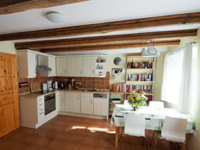 Küche/Küchenzeile in der Unterkunft Historisches Bauernhaus Zingst Ferienwohnung Meuder-Bauerngarten