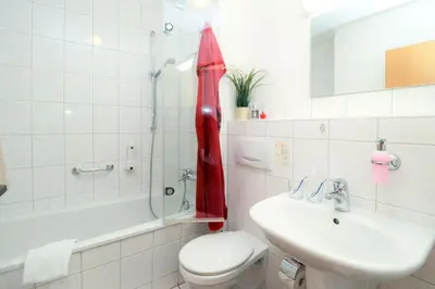Ein Badezimmer in der Unterkunft Deutsches Haus Zimmer 19 EG