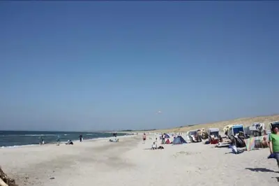 Ein Strand an oder in der Nähe des Ferienhauses