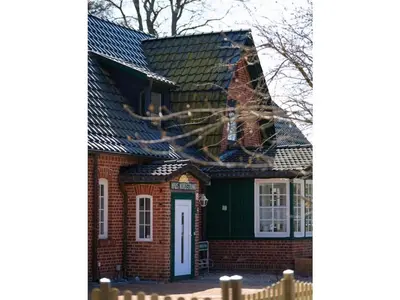 Das Gebäude in dem sich das Ferienhaus befindet