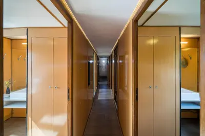 Ein Bett oder Betten in einem Zimmer der Unterkunft Urlauberschiff Störtebeker