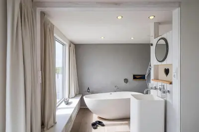 Ein Badezimmer in der Unterkunft Urlauberschiff Störtebeker