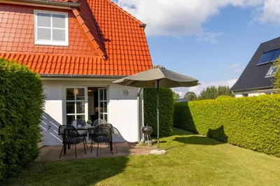 Ein Garten an der Unterkunft Haus Kranichwiese