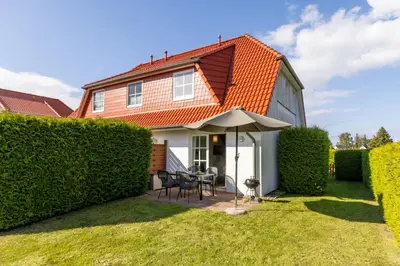 Ein Garten an der Unterkunft Haus Kranichwiese