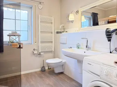 Ein Badezimmer in der Unterkunft Zingstrose