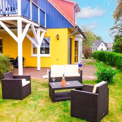 Ein Garten an der Unterkunft Fewo am Waldrand, untere Whg