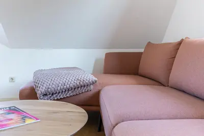 Ein Sitzbereich in der Unterkunft Boddenräuber 4