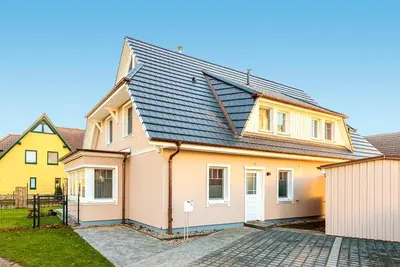 Das Gebäude in dem sich das Ferienhaus befindet