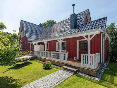 Das Gebäude in dem sich das Ferienhaus befindet