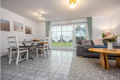 Ein Sitzbereich in der Unterkunft Reihenmittelhaus Toraya