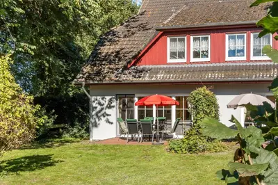 Ein Garten an der Unterkunft Jagdhaus Schwinkelsmoor