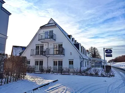 UNSERE BARRIEREFREIE PERLE MIT TERRASSE im Bernsteinhaus Zingst - 1 - im Winter
