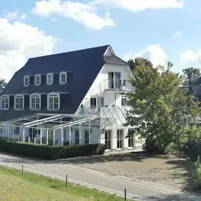 UNSERE BARRIEREFREIE PERLE MIT TERRASSE im Bernsteinhaus Zingst - 1 -