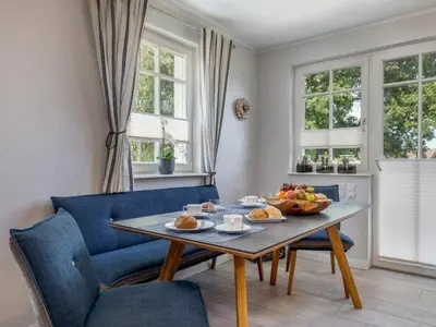 Ein Sitzbereich in der Unterkunft Holiday home in Zingst with swimming pool