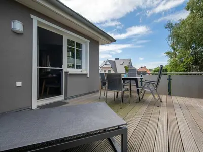 Ein Balkon oder eine Terrasse in der Unterkunft Holiday home in Zingst with swimming pool