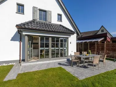 Das Gebäude in dem sich das Ferienhaus befindet