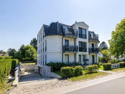 Das Gebäude in dem sich das Ferienhaus befindet
