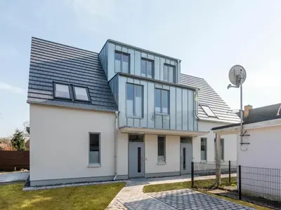 Das Gebäude in dem sich das Ferienhaus befindet