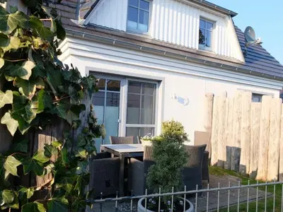 Das Gebäude in dem sich das Ferienhaus befindet