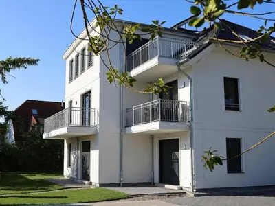 Das Gebäude in dem sich das Ferienhaus befindet