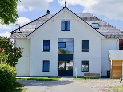 Das Gebäude in dem sich das Ferienhaus befindet
