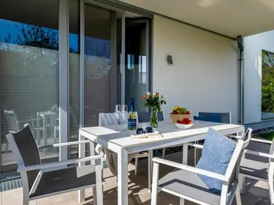 Ein Patio oder anderer Außenbereich in der Unterkunft One-bedroom apartment