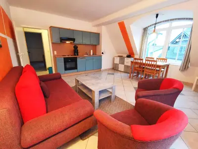 Küche/Küchenzeile in der Unterkunft UNSERE GEMÜTLICHE PERLE MIT BALKON im Bernsteinhaus Zingst - 5 -