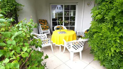 Ein Garten an der Unterkunft Birkmaase 18 - Komfort FeWo im 4-Sterne-Ferienhaus Yvonne EG