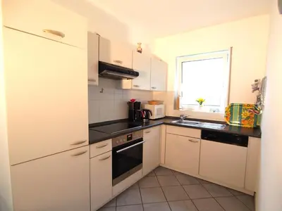 Küche/Küchenzeile in der Unterkunft Birkmaase 16 - Komfort FeWo im 4-Sterne-Ferienhaus Manuela EG