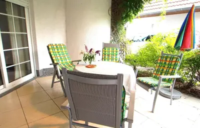 Ein Garten an der Unterkunft Birkmaase 16 - Komfort FeWo im 4-Sterne-Ferienhaus Manuela EG