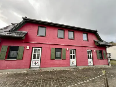 Das Gebäude in dem sich die Ferienwohnung befindet