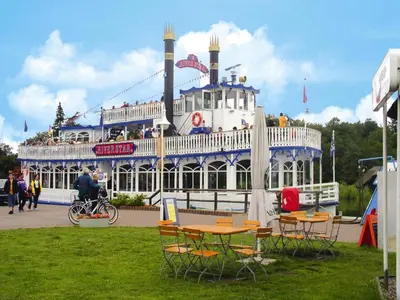 Ein Garten an der Unterkunft Ferienwohnung, Wieck am Darß