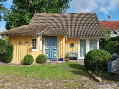 Das Gebäude in dem sich das Ferienhaus befindet