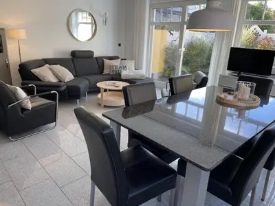 Ein Sitzbereich in der Unterkunft Holiday home in Zingst with swimming pool